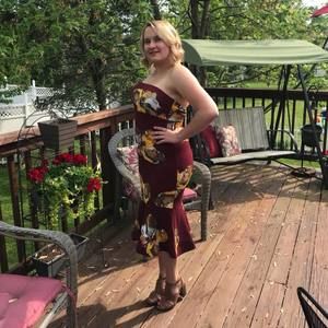 Meet your Posher, Caitlin